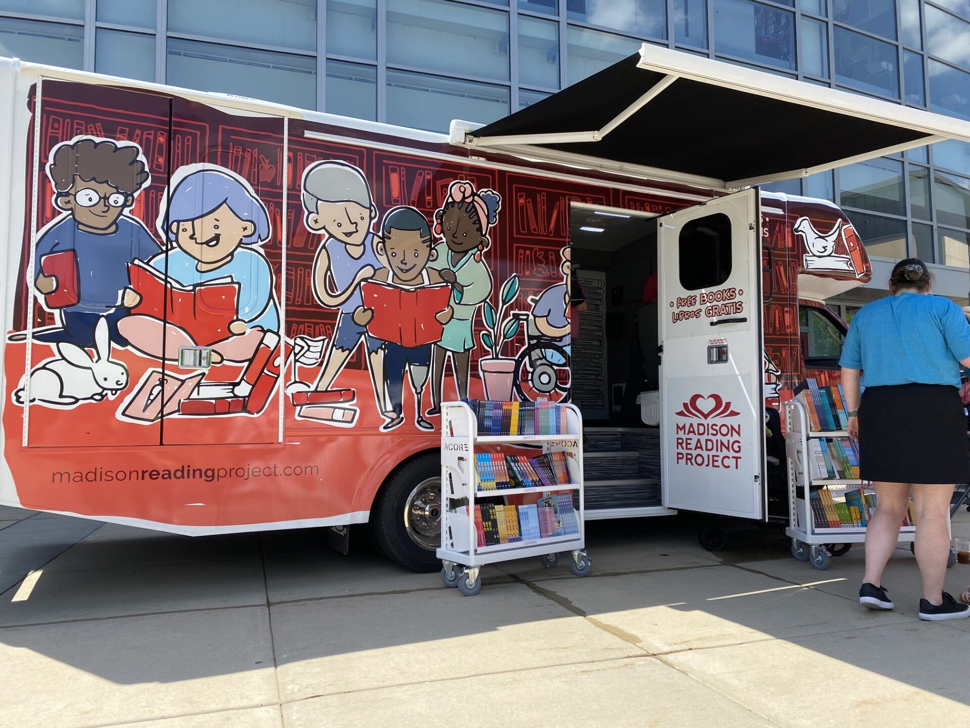 Literacy on Wheels: Madison Reading Project launches 'Book Bus 2.0′ - Vimarsana News