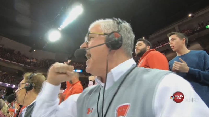 Matt Lepay calling a game a Wisconsin defeated Minnesota 71-69 on March 1st